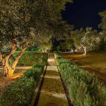 Abelia Luxurious Villas Finikounta Exterior foto