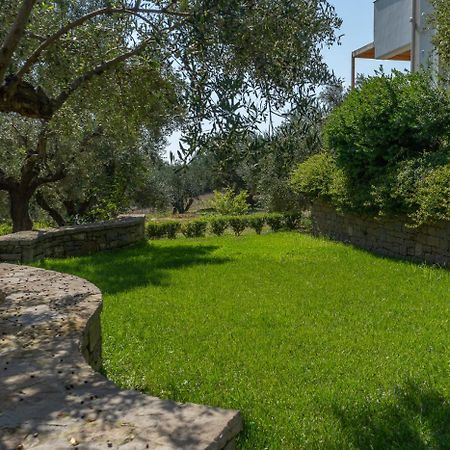 Abelia Luxurious Villas Finikounta Exterior foto