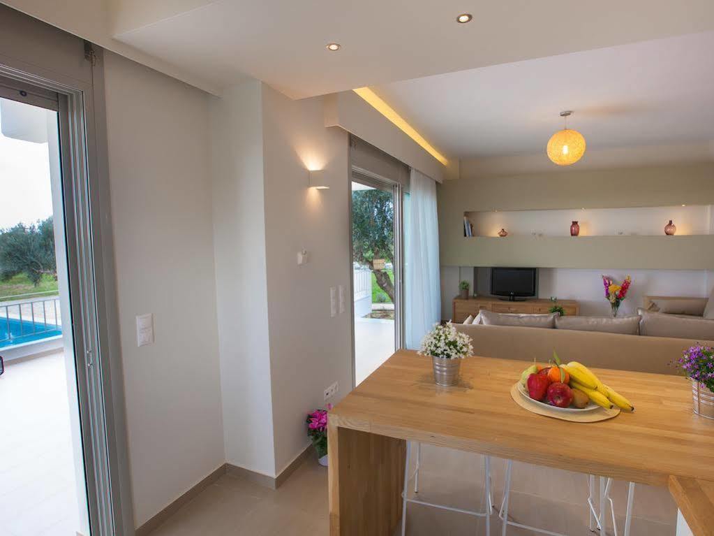 Abelia Luxurious Villas Finikounta Exterior foto